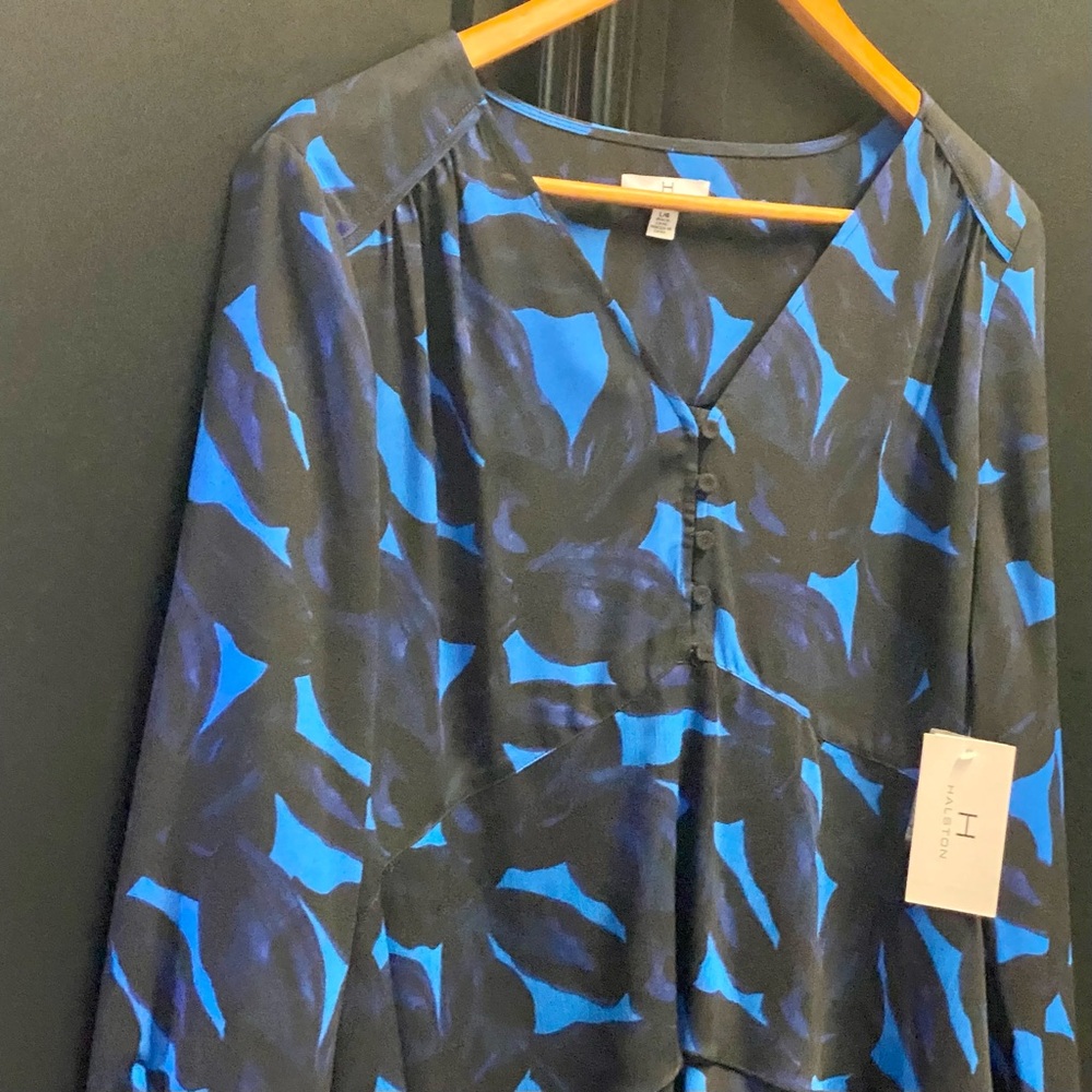 H by Halston Black and Royal Blue Abstract Print Top